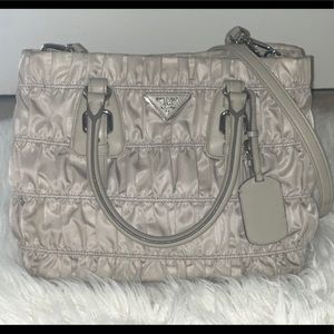 PRADA Milano Handbag 😍